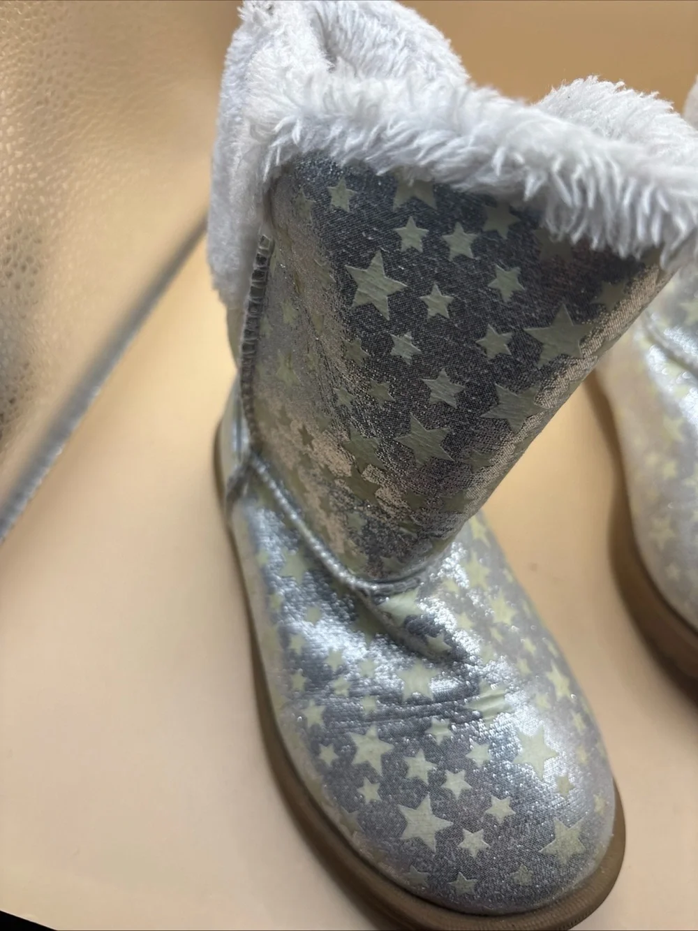 Roebuck & Co. Toddler Size 10 Silver Stars Metallic Cozy Boots Warm Comfortable